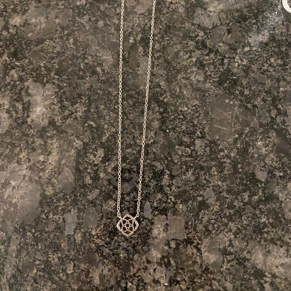 Kendra Scott Dira Pendant Necklace in Sterling Silver